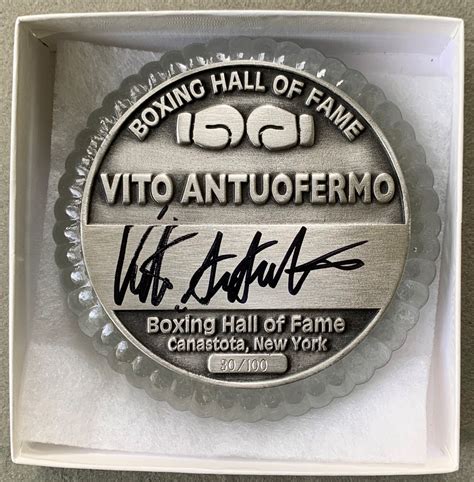 Vito Antuofermo Autographed Memorabilia .